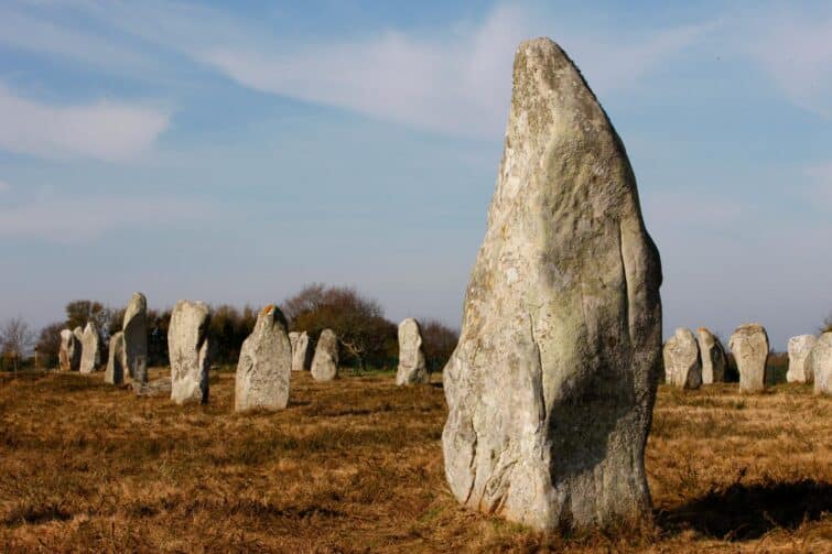 alignements de Menec, site mégalithique célèbre en Bretagne