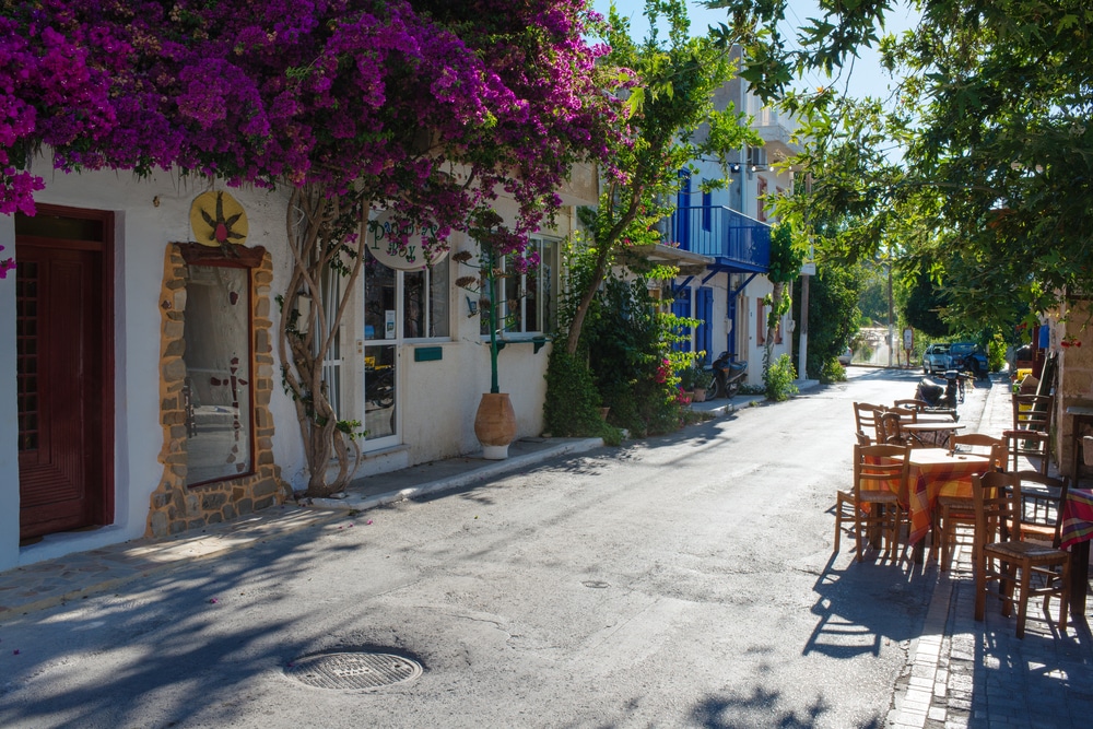 Centre du village de Mirtos, en Crète, Grèce