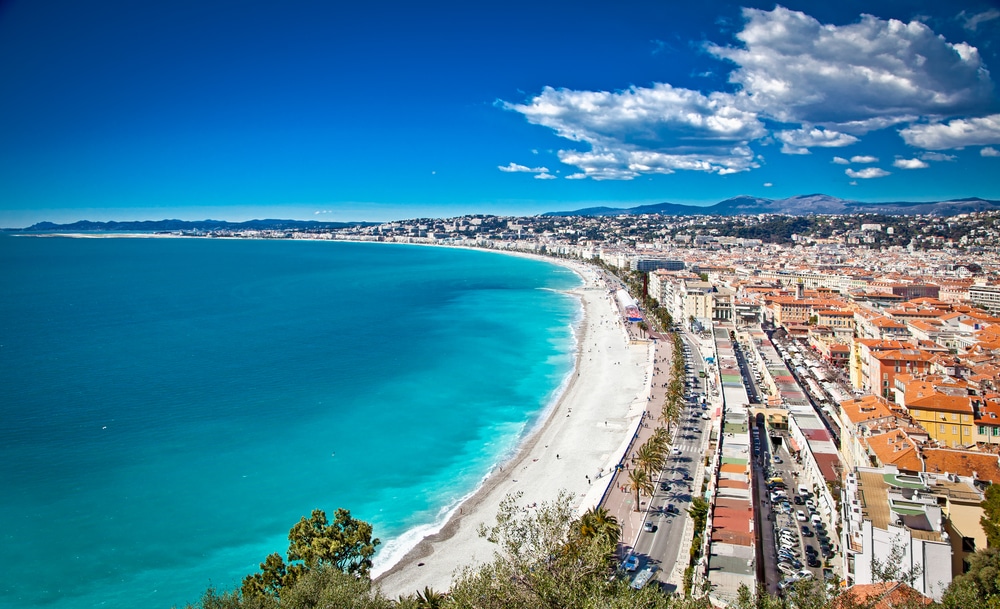 Plage de la grotte à Nice, vue du ciel