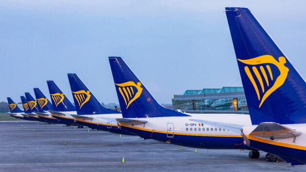 Ryanair bénéfices record, prix en baisse
