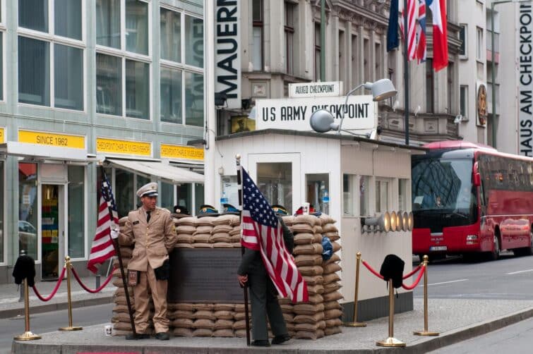 Checkpoint Charlie, ancien point de contrôle frontalier à Berlin, Allemagne