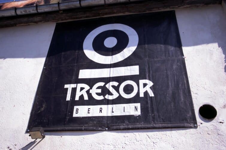 Logo du Tresor Berlin, club de musique électronique emblématique, pris en septembre 2003