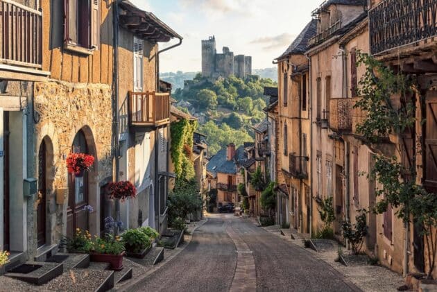 Najac, village médiéval en Aveyron, vue panoramique depuis les hauteurs