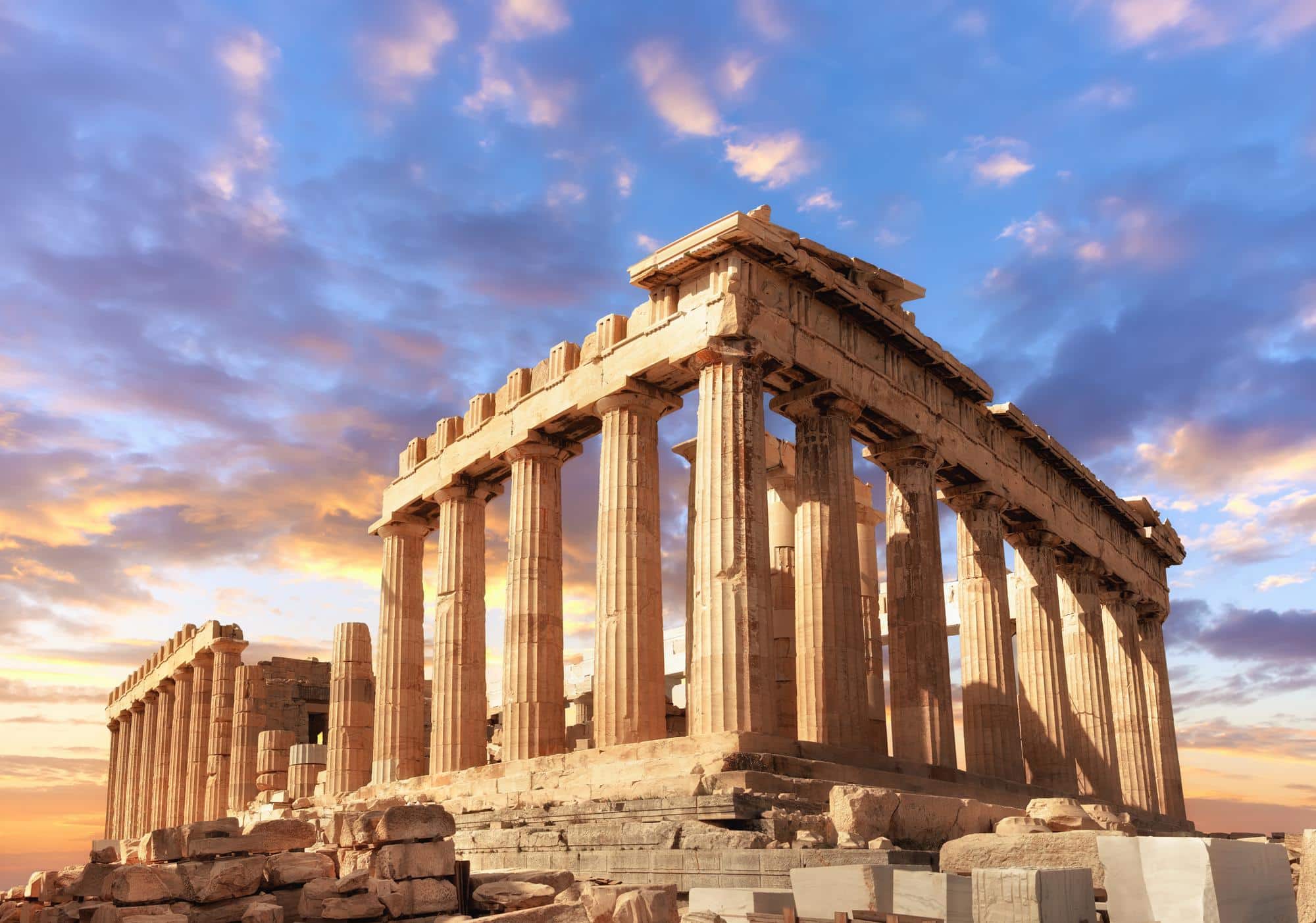 Parthénon sur l'Acropole d'Athènes au coucher du soleil