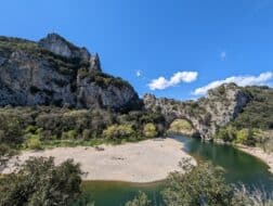 Pont d'Arc, merveille naturelle dans le parc des Gorges de l'Ardèche, France