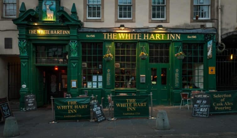 The White Hart Inn, pub historique à Édimbourg, Écosse