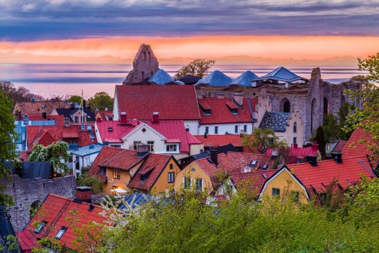 Vue aérienne de la ville de Visby sur l'île de Gotland en Suède