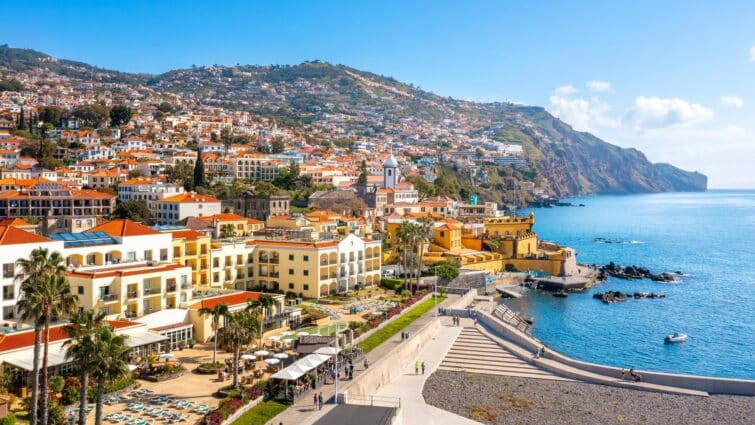 Vue panoramique de la capitale de l'île de Madère, Funchal