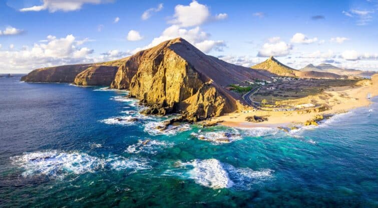 Vue panoramique de la pointe de Calheta à Porto Santo, Madère