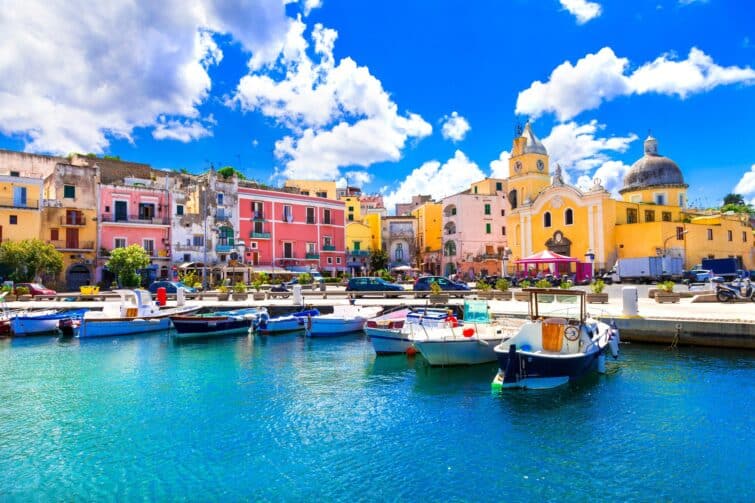 Vue panoramique de l'île colorée de Procida en Campanie, Italie