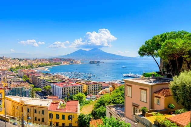 Vue panoramique sur le golfe de Naples depuis la colline de Posillipo, Italie