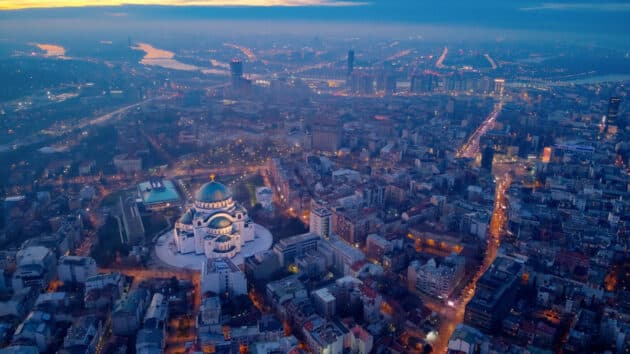Belgrade, Serbie, vue du ciel et de nuit
