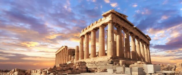 Ruines du Parthénon sur l'Acropole à Athènes, Grèce, montrant les effets de l'hypertourisme