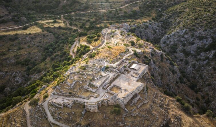 Vue aérienne du complexe funéraire de la citadelle de Mycènes en Grèce