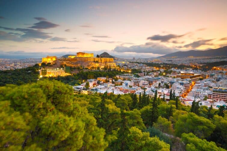 Vue matinale sur l'Acropole d'Athènes depuis la colline de Filopappou