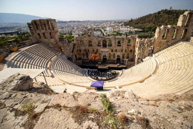 Vue panoramique du Théâtre de Dionysos ancien sur le flanc sud de l'Acropole d'Athènes, Grèce