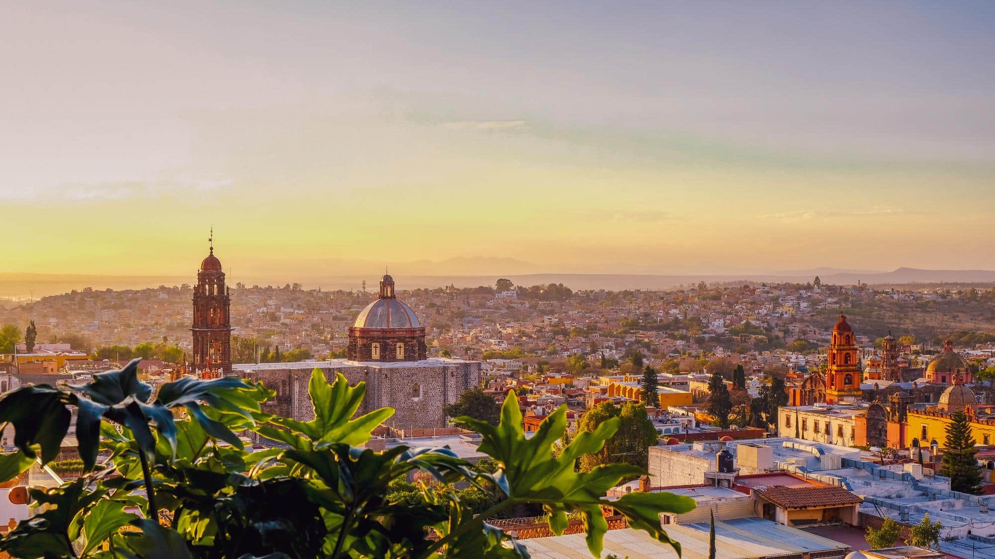 Coucher de soleil sur les toits de San Miguel de Allende, Mexique