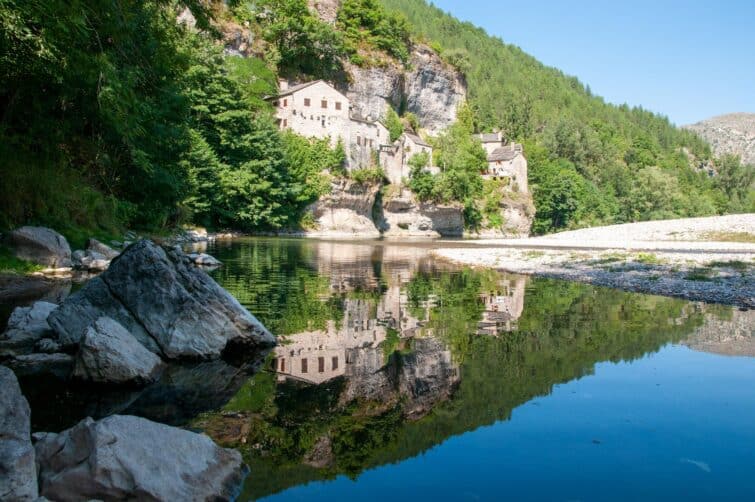 Village de Castelbouc dans les Gorges du Tarn, France