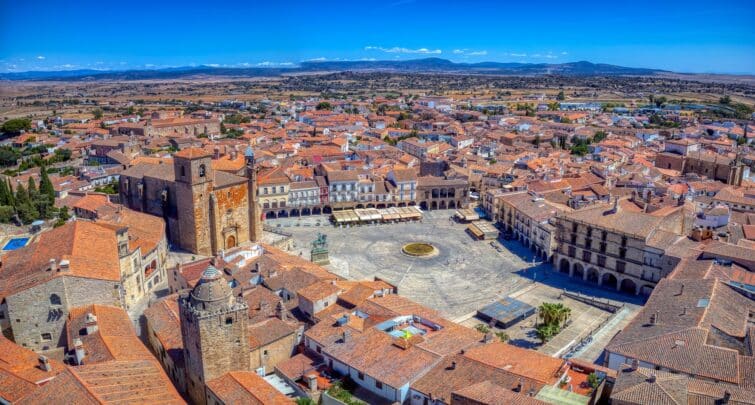 Vue aérienne de la Plaza Mayor de Trujillo en Espagne