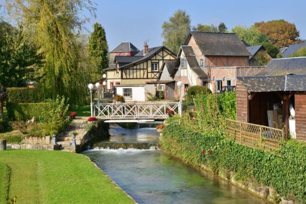 Ry - Village normand inspiré par Madame Bovary, avec maisons à colombages et ambiance littéraire