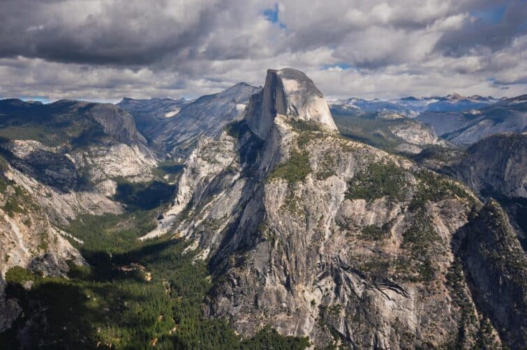 Voies d'escalade dans le Yosemite National Park, États-Unis