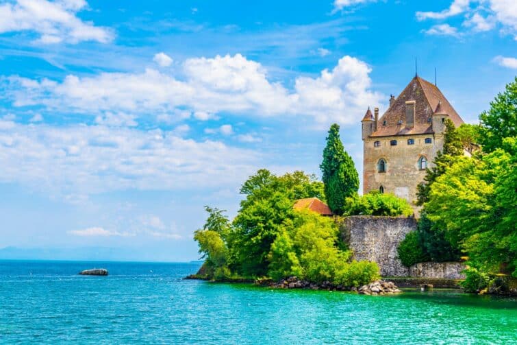 Yvoire, village médiéval pittoresque au bord du lac Léman en Haute-Savoie, France