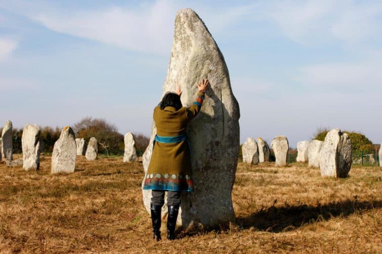 Alignements de menhirs à Carnac, célèbre site mégalithique en Bretagne, France