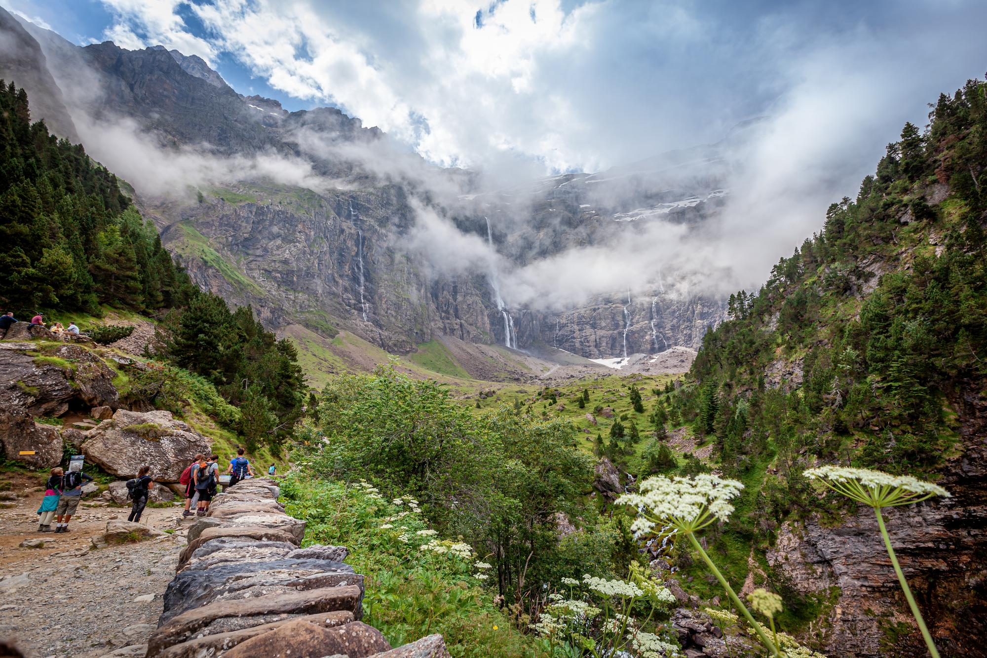 Cirque de Gavarnie, paysage naturel impressionnant des Pyrénées du Sud-Ouest de la France, à la frontière espagnole