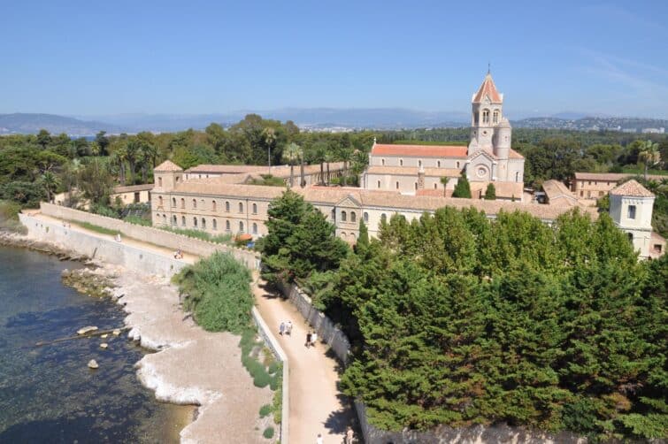 Abbaye de Lérins sur l'île de Saint-Honorat en France