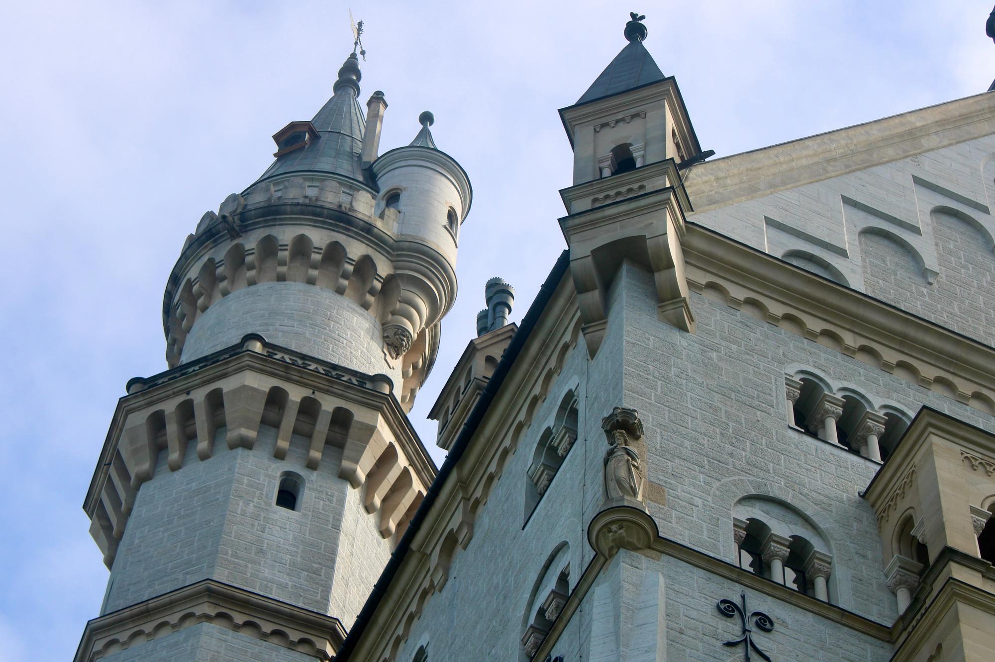 Vue sur la façade du Château de Neuschwanstein