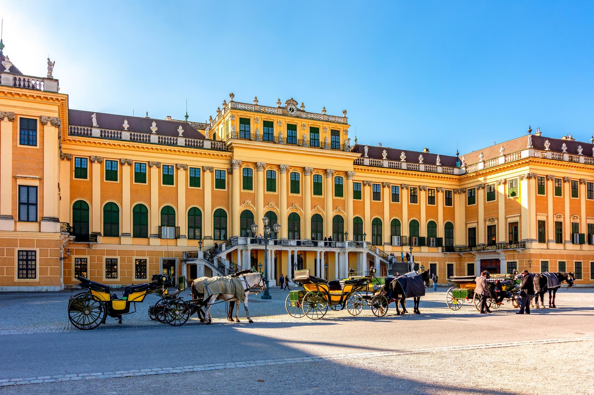 Calèches et carrosses au Château de Schönbrunn