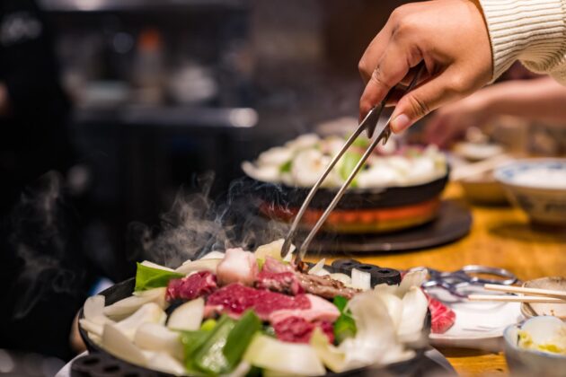 Cuisine traditionnelle Ainu à Akanko Ainu Kotan Village, Hokkaido, Japon