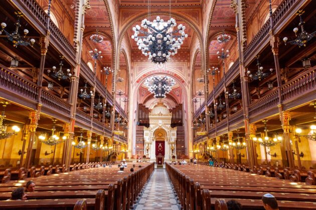 Intérieur de la Grande Synagogue de Budapest en Hongrie
