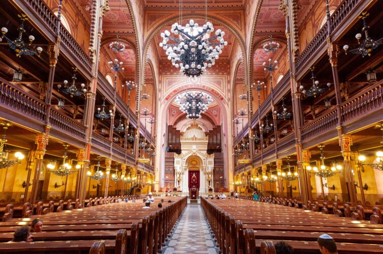 Intérieur de la Grande Synagogue de Budapest en Hongrie
