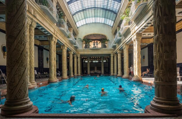 Intérieur des Thermes Gellért de Budapest