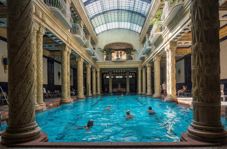 Intérieur des Thermes Gellért de Budapest