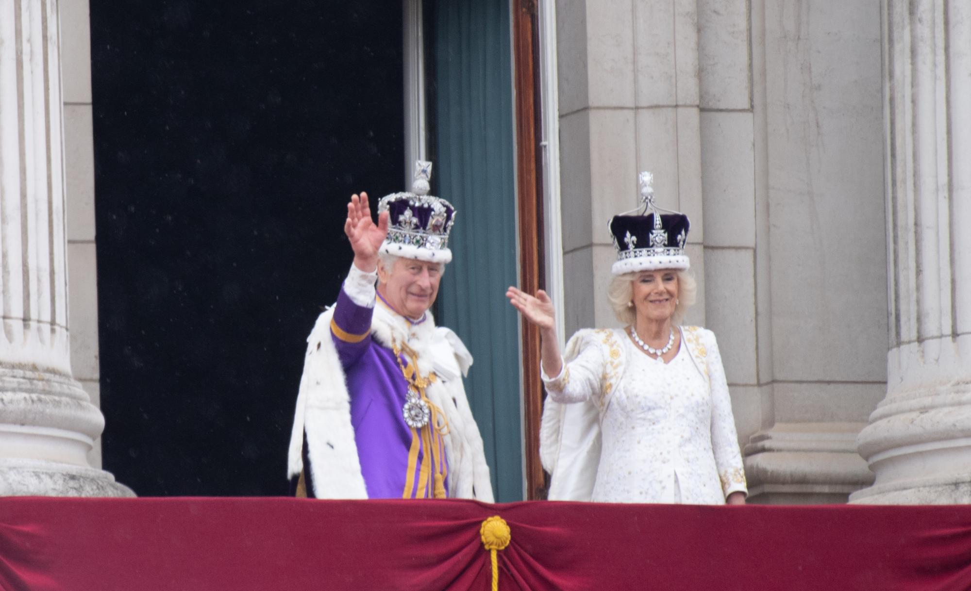 Le roi Charles III et la reine Camilla sur le balcon du Buckingham Palace