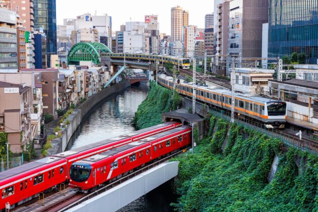 Touristes bruyants et indélicats : les impairs qui exaspèrent les Japonais dans les transports