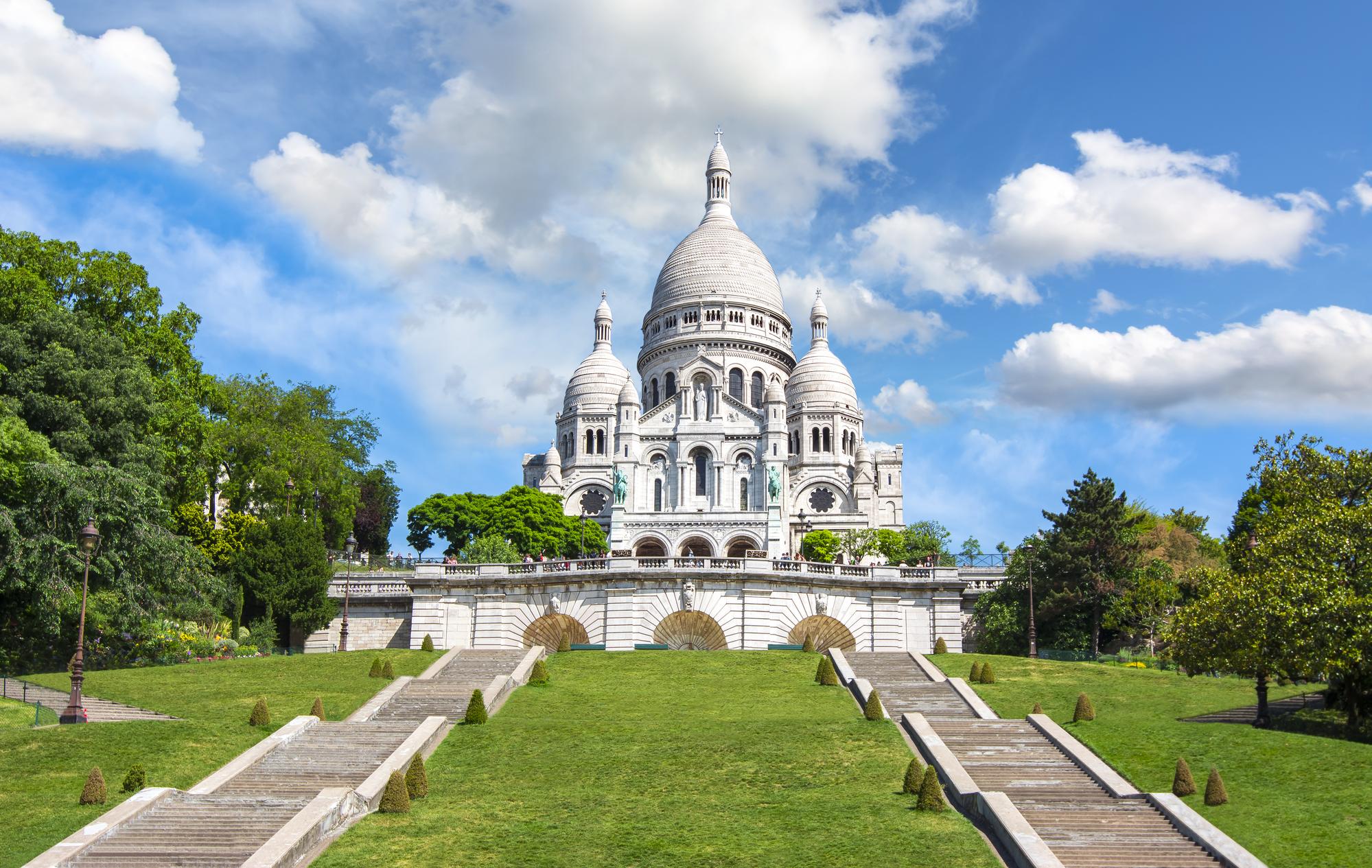 Vue sur le Sacré-Coeur et le parvis