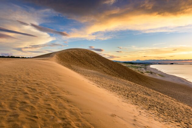 Ces dunes de sable au Japon sont surprenantes...Voyage insolite au Pays du Soleil Levant !