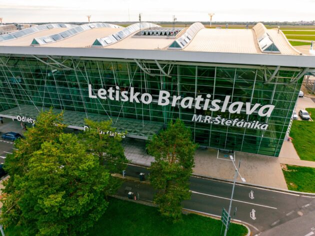 Aéroport Milan Rastislav Štefánik (BTS), Bratislava, Slovaquie