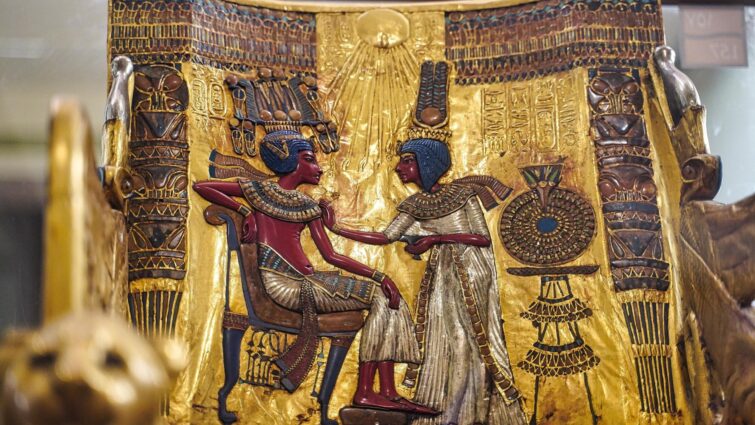 Antiquités égyptiennes, trône doré de Toutankhamon, Musée du Caire