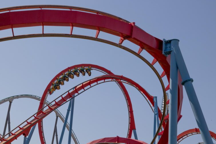 Attraction Dragon Khan à PortAventura World, Salou, Espagne