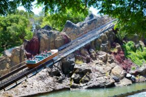 Attraction Tutuki Splash à PortAventura World, Espagne