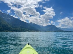 Canoë-kayak sur le lac de Brienz, Suisse