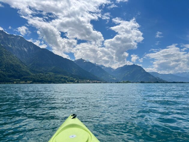 Canoë-kayak sur le lac de Brienz, Suisse