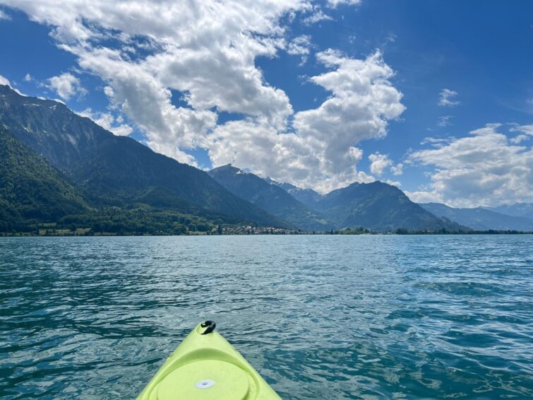 Canoë-kayak sur le lac de Brienz, Suisse