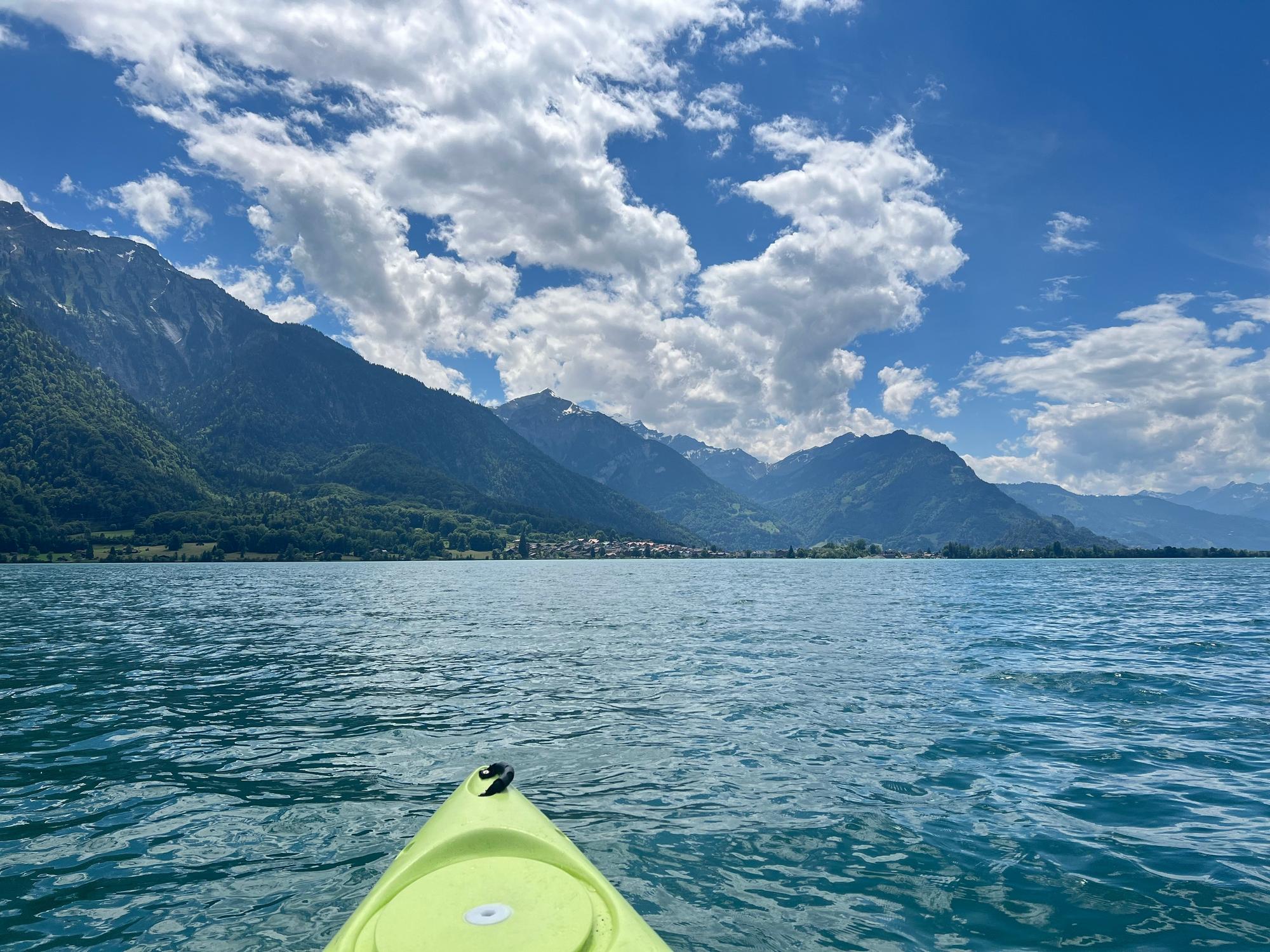Canoë-kayak sur le lac de Brienz, Suisse