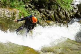 Canyoning dans le canyon de la Besorgues en Ardèche, France