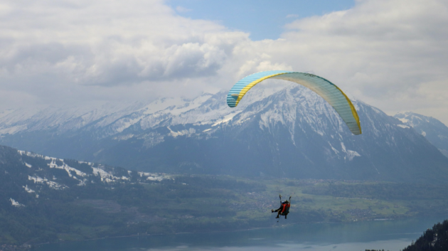 Vol en parapente au dessus d'Interlaken